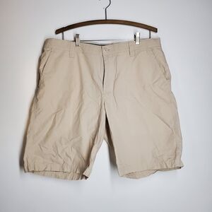 Columbia Khaki Men Shorts.  Size 36W